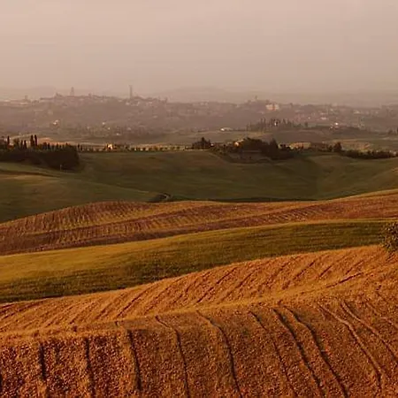 カントリーハウス Castello Di Grotti Corsano